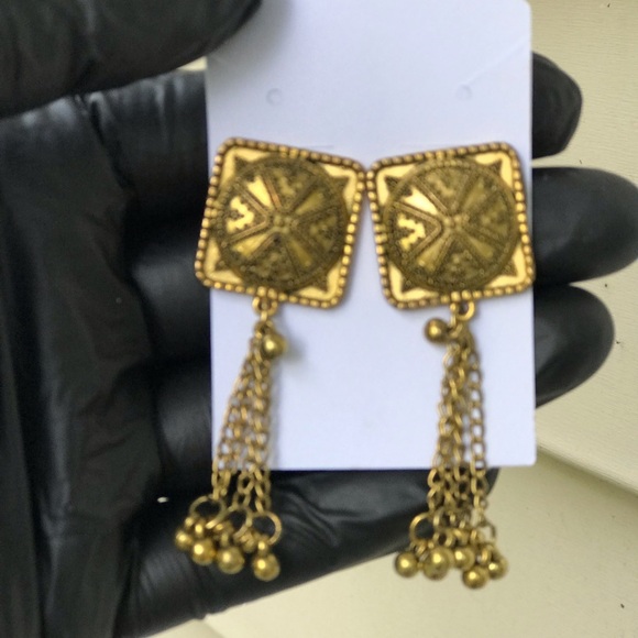 LIVE SHOW SALES $10 FASHION EARRINGS - Picture 4 of 10